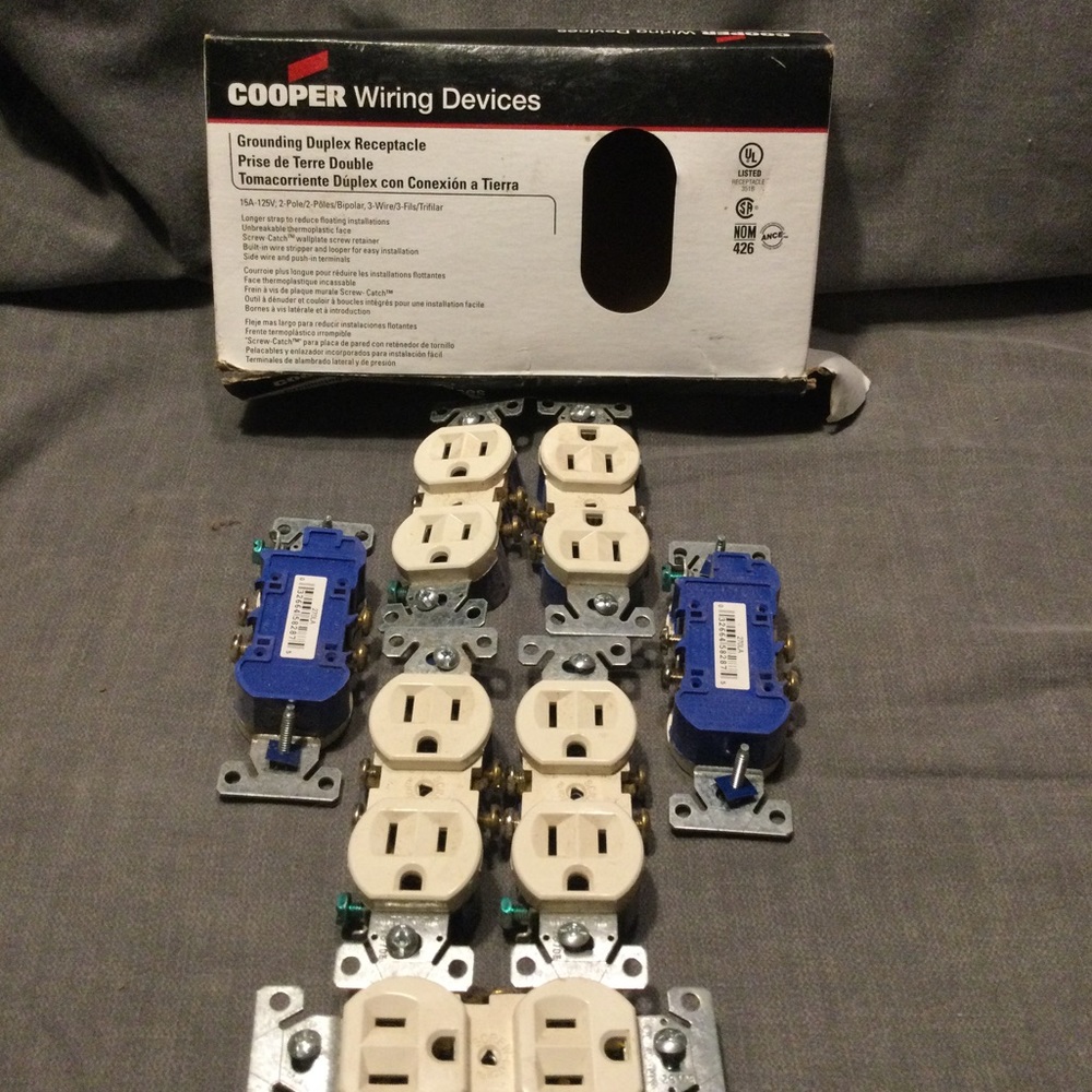 COOPER WIRING DEVICES QTY 7